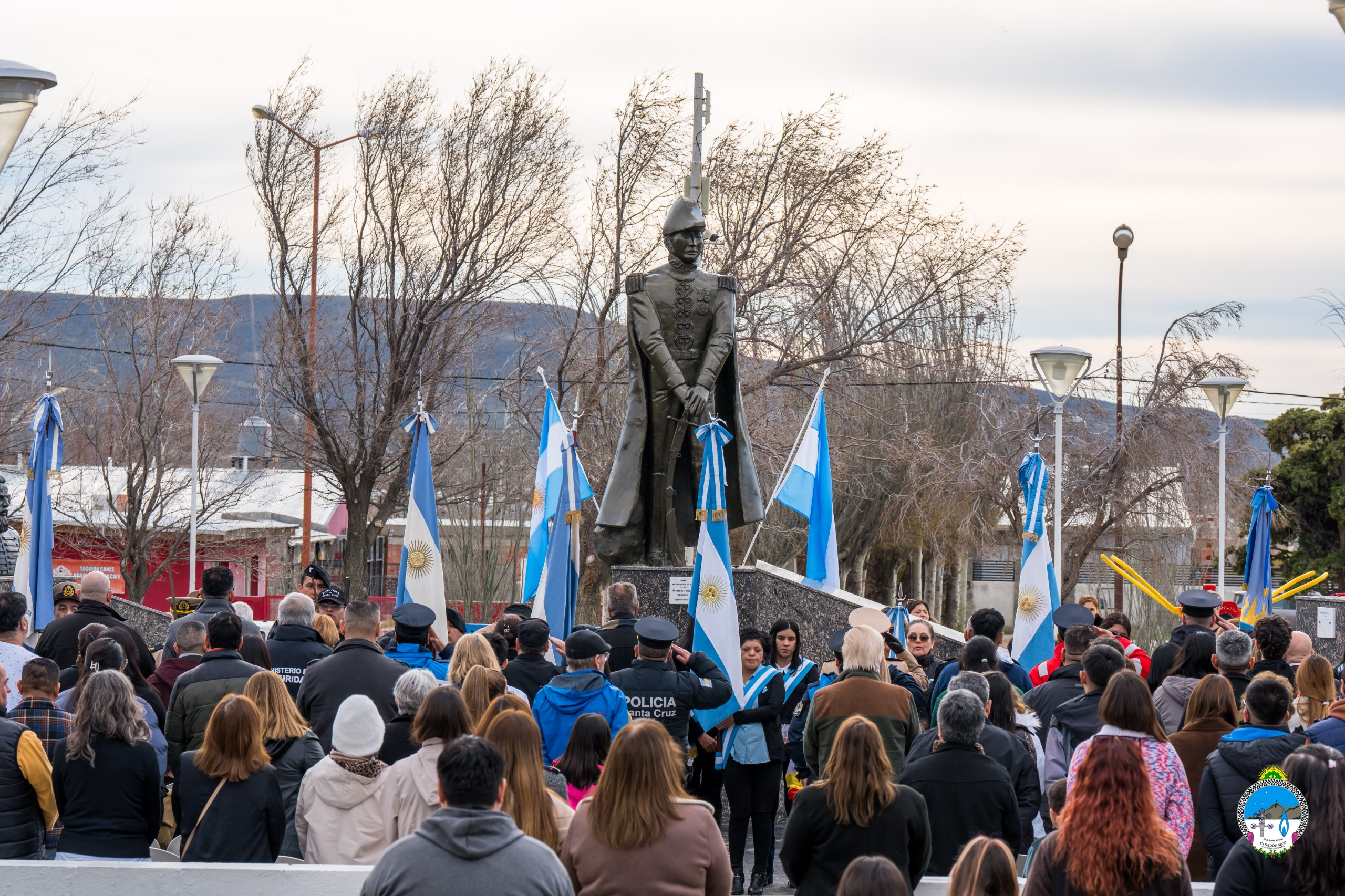 Granaderos enaltecieron el solemne homenaje al Libertador en Cañadón Seco